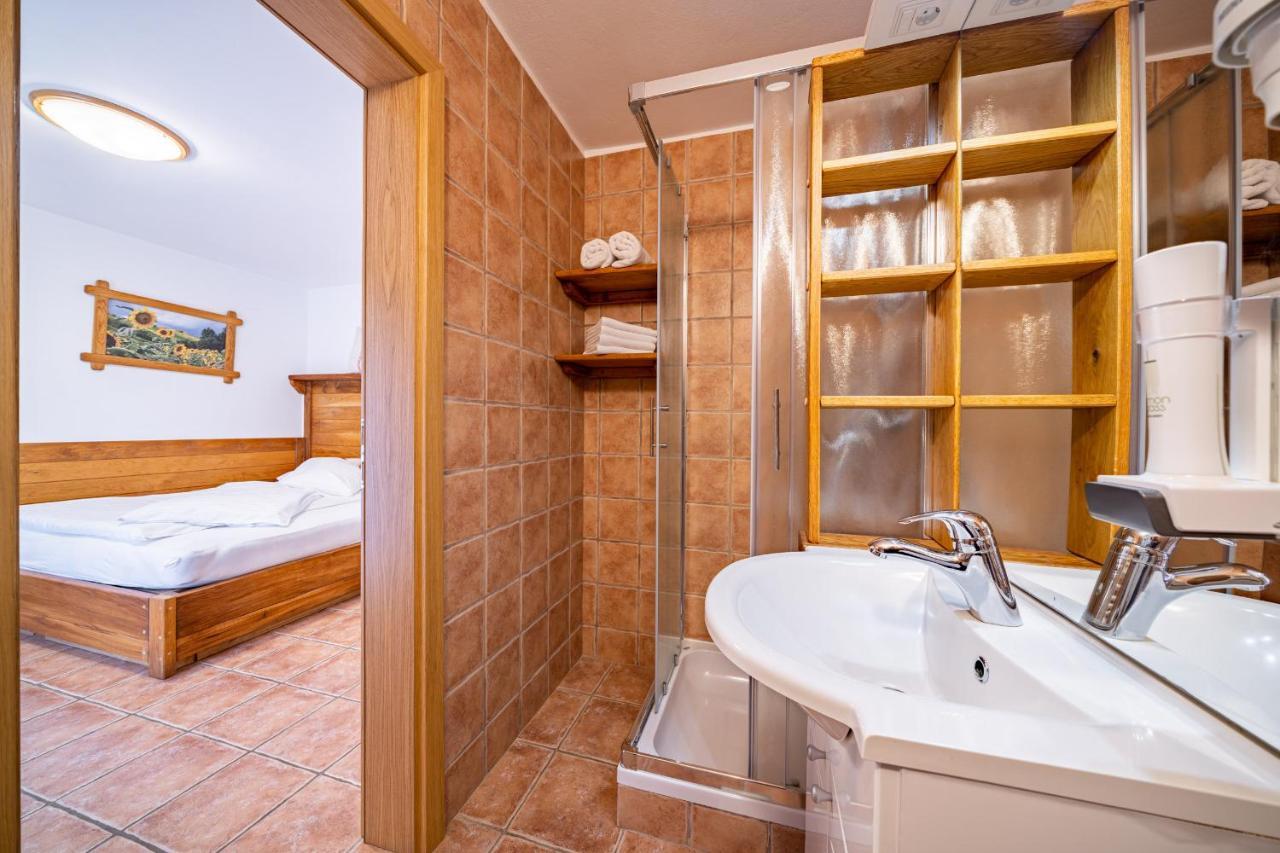 Hisa Vina Cuk Hotel Lendava Exterior foto